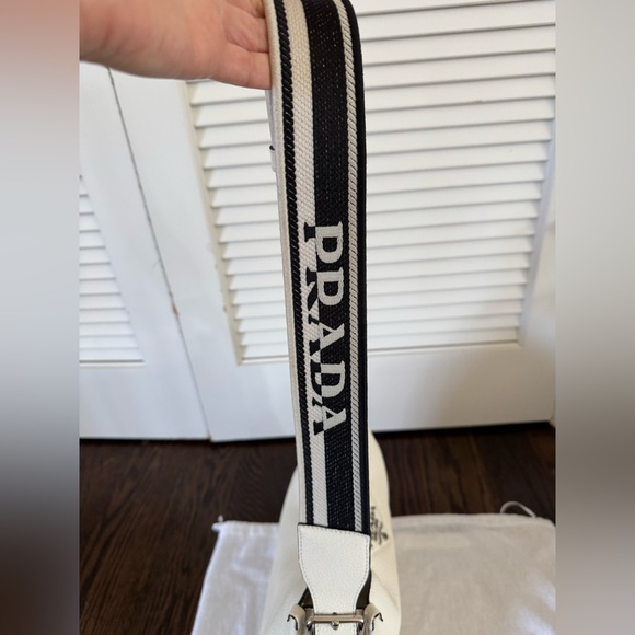 Prada hobo bag - Picture 6 of 10